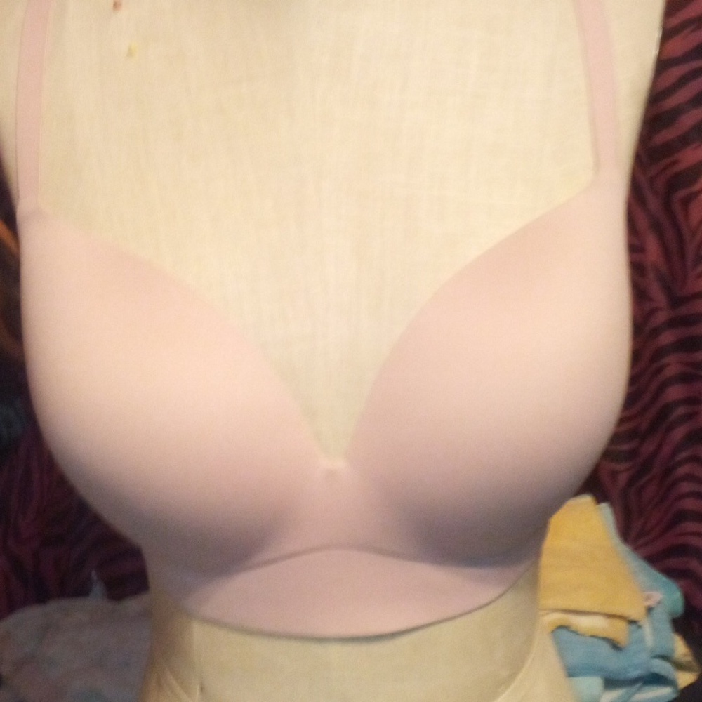 VS, super support pink bra.  38D.  Washed 1x.  Never worn.